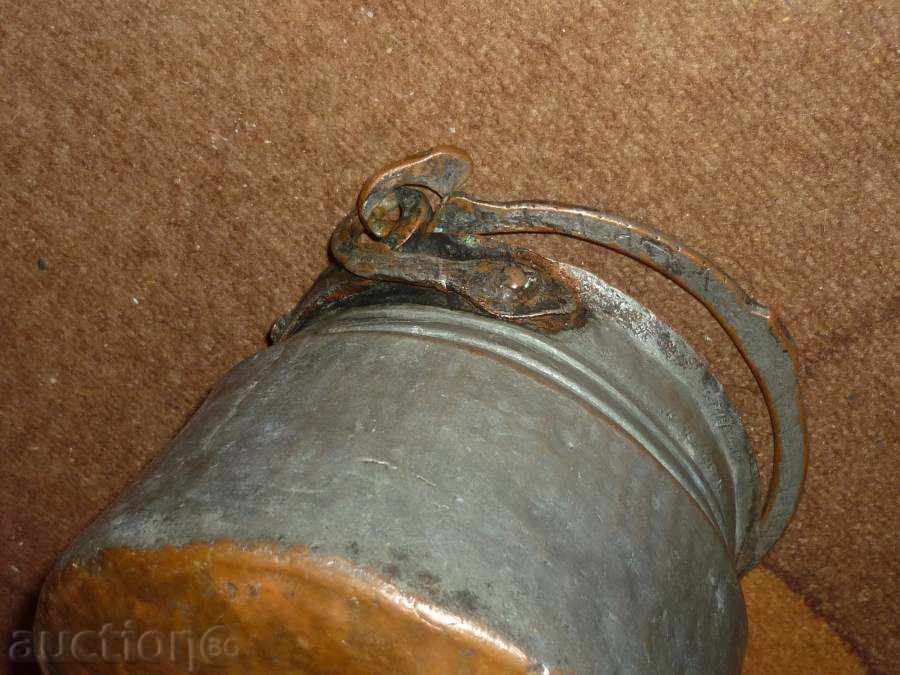 Licitație cazan oală de cupru, cupru, oală de cupru antic cu ciocanul manual Licitație cazan oală de cupru, cupru, oală de cupru antic cu ciocanul manual