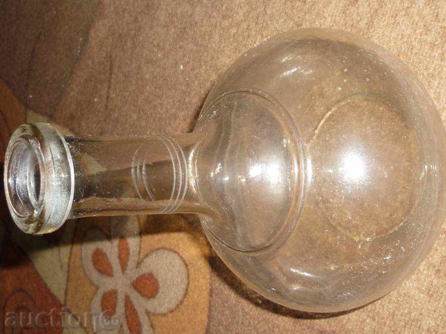 Auction An ancient carafe, a beaker Auction An ancient carafe, a beaker