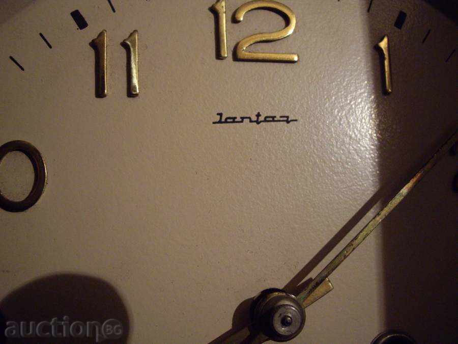 Delivery of Old Russian Wall Clock \ '\' Jantar \ '\' Delivery of Old Russian Wall Clock \ '\' Jantar \ '\'