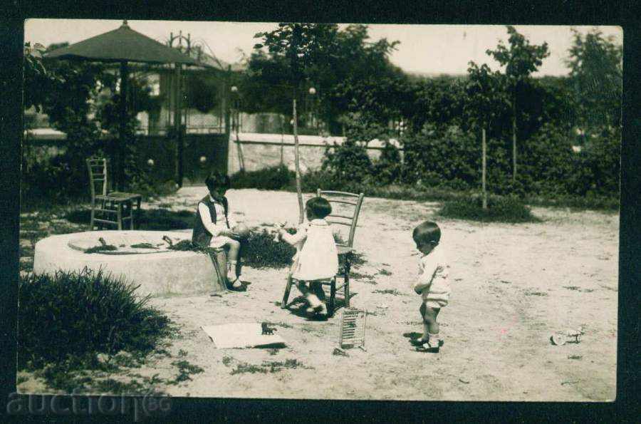 YAMBOL photo - CHILDREN'S GIRL IN A MILITARY CLUB / A7288 with price 5.10 BGN | € 2.61 YAMBOL photo - CHILDREN'S GIRL IN A MILITARY CLUB / A7288 with price 5.10 BGN | € 2.61