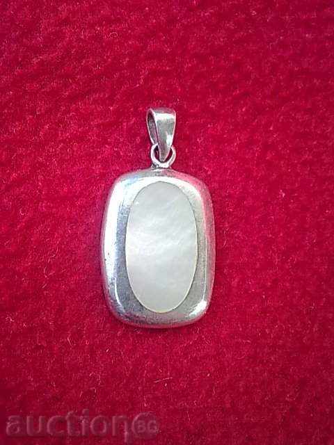 Silver pendant with mother of pearl