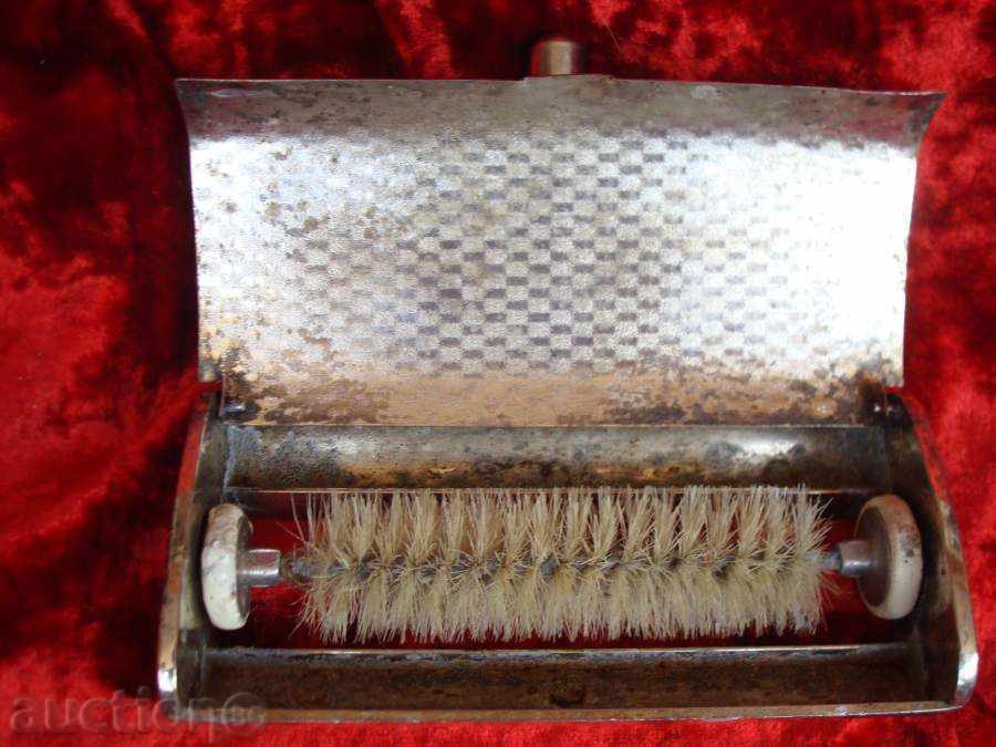 An old device for collecting crumbs or hair. Silver plated. with price 12.95 BGN | € 6.62 An old device for collecting crumbs or hair. Silver plated. with price 12.95 BGN | € 6.62