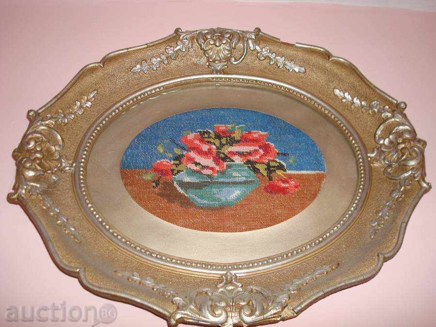 Ταπετσαρία «Παπαρούνες» σε παλιό πλαίσιο και ποτήρι.