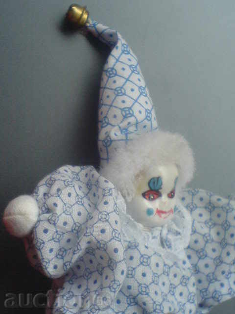 Δημοπρασία Μια μικρή κούκλα Δημοπρασία Μια μικρή κούκλα