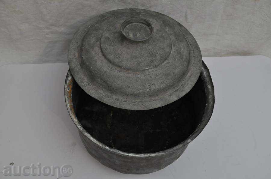 Copper pan with lid with price € 23.01 | 45.00 BGN