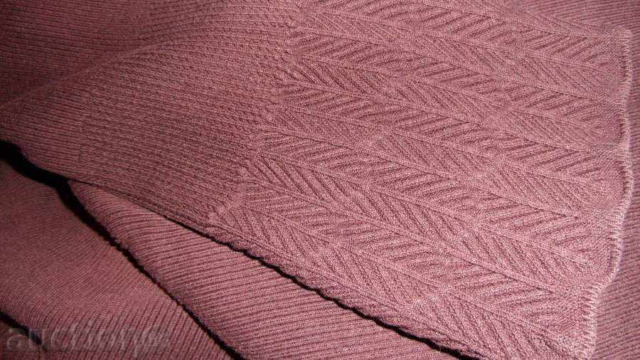 Auction Blouse in burgundy Auction Blouse in burgundy