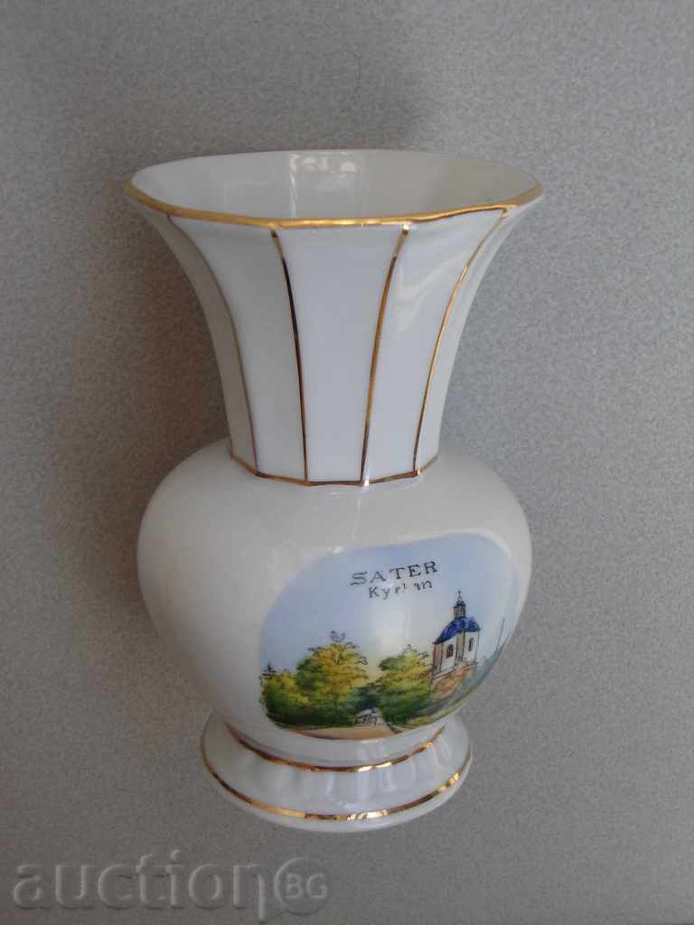 Porcelain vase with price 14.00 BGN | € 7.16 Porcelain vase with price 14.00 BGN | € 7.16