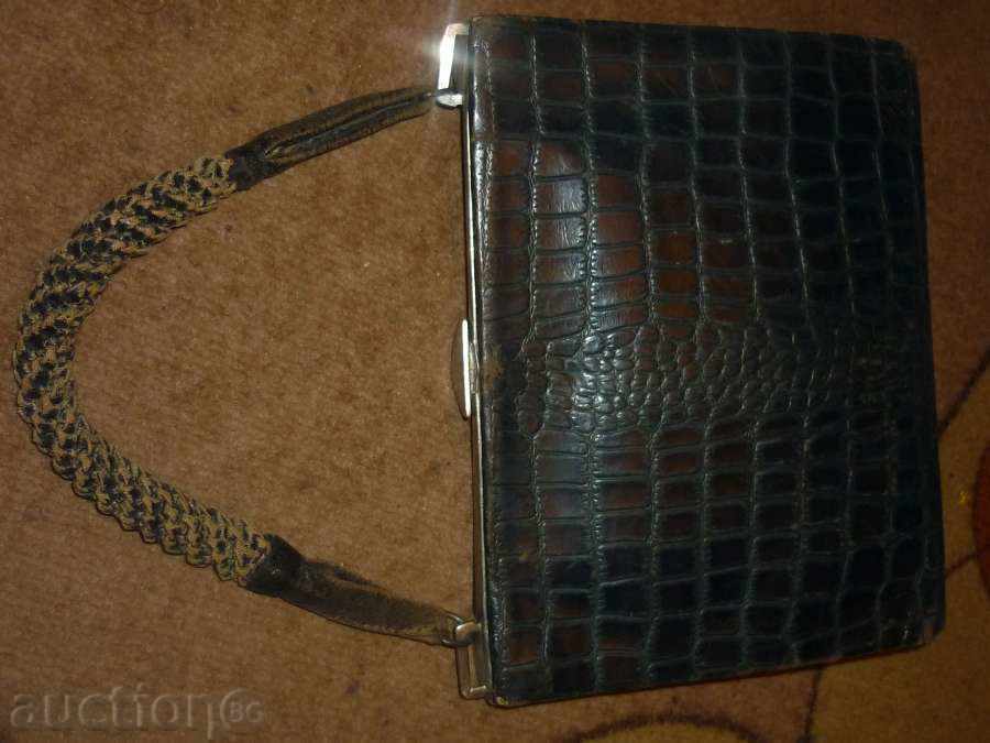 Delivery of Ancient leather bag Delivery of Ancient leather bag