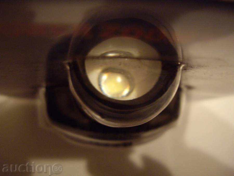 Auction Cheerful lighted with ZOOM Auction Cheerful lighted with ZOOM