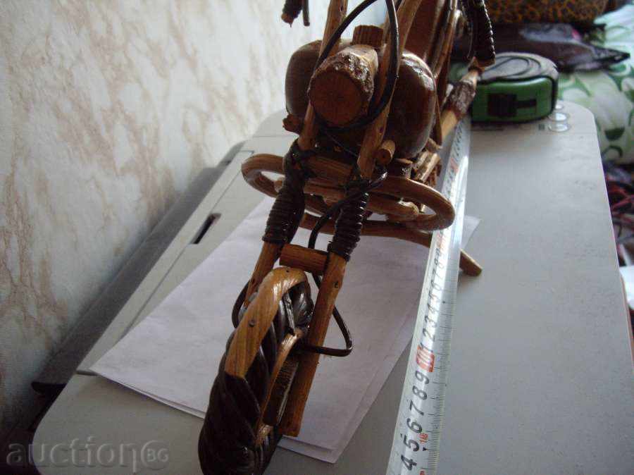 Auction An interesting wooden bike. Auction An interesting wooden bike.