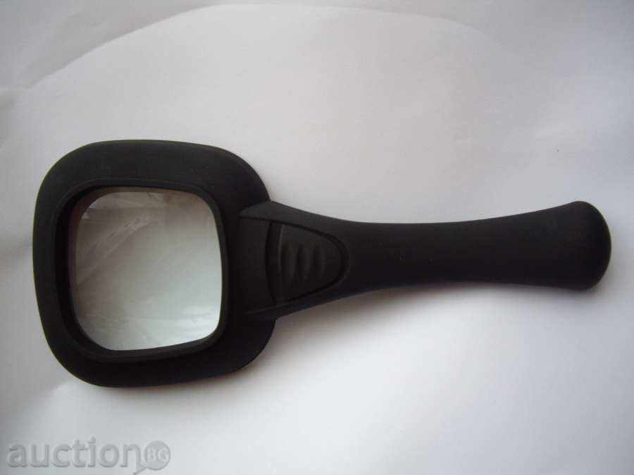 Auction  Extremely comfortable magnifying glass with illumination.