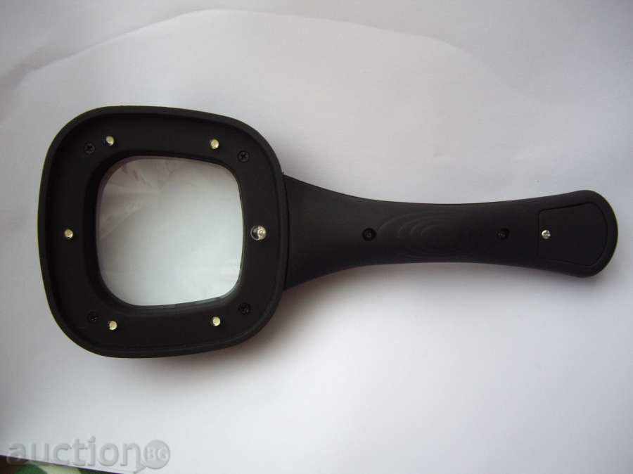 Delivery of Extremely comfortable magnifying glass with illumination.