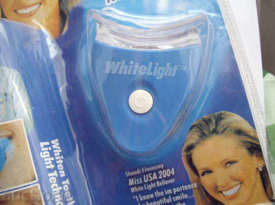 Auction  A device that whitens your teeth.