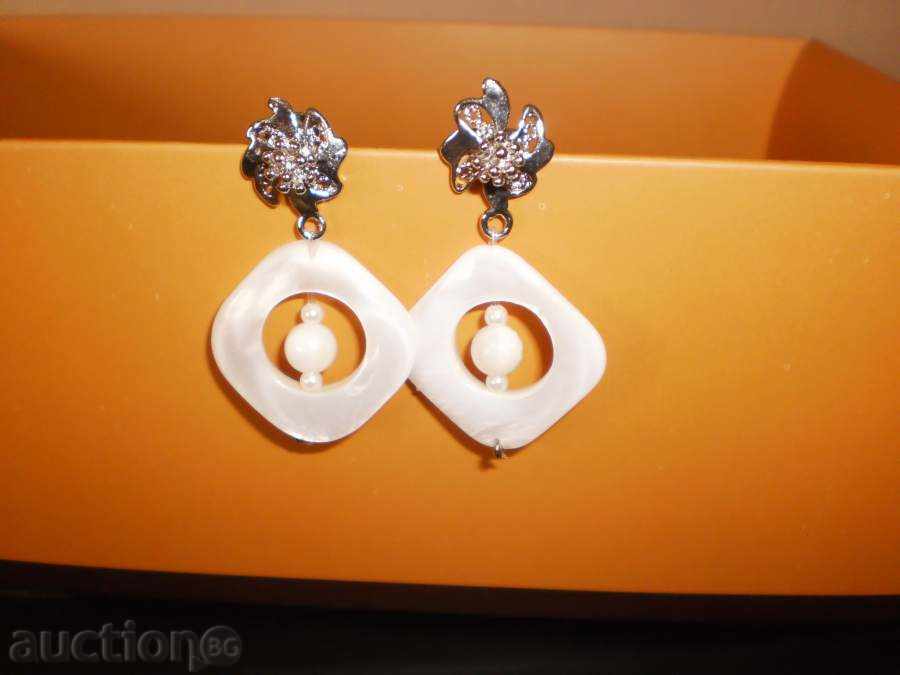 Earrings of mother-of-pearl with price 5.50 BGN | € 2.81 Earrings of mother-of-pearl with price 5.50 BGN | € 2.81