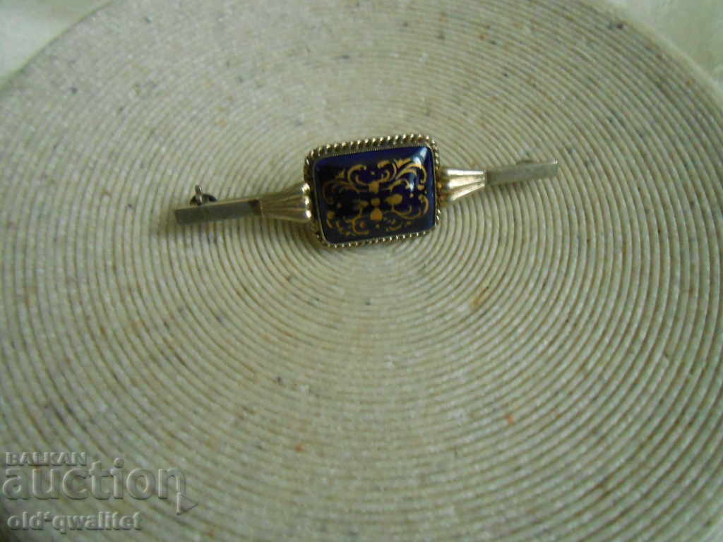 BROȘĂ MEISEN din porțelan, argint, semn distinctiv: sabii - 6 BROȘĂ MEISEN din porțelan, argint, semn distinctiv: sabii - 6