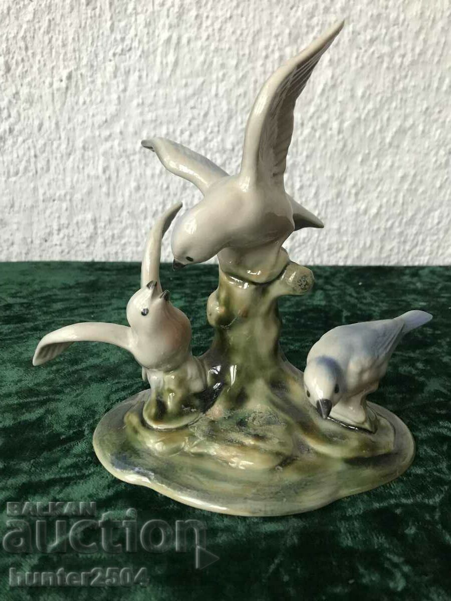 Ειδώλιο Portc - χρωματιστό 3 πουλάκια Μεγάλο περίπου 200 χλστ. Ειδώλιο Portc - χρωματιστό 3 πουλάκια Μεγάλο περίπου 200 χλστ.