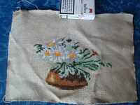 Tapestry "Little Bear with Flowers" Villerov with dimensions . 210x140mm