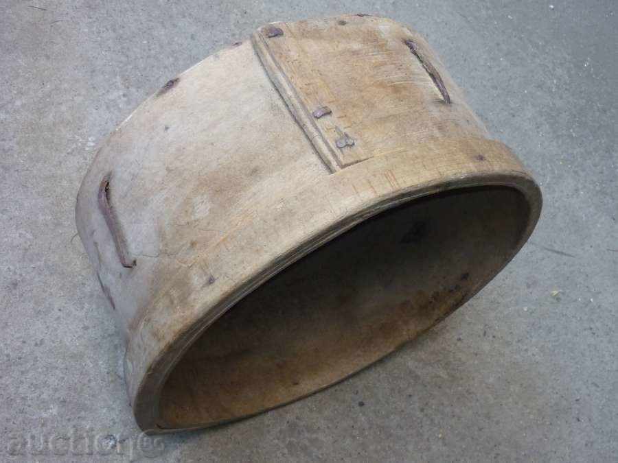 An ancient wooden crank - 5 An ancient wooden crank - 5