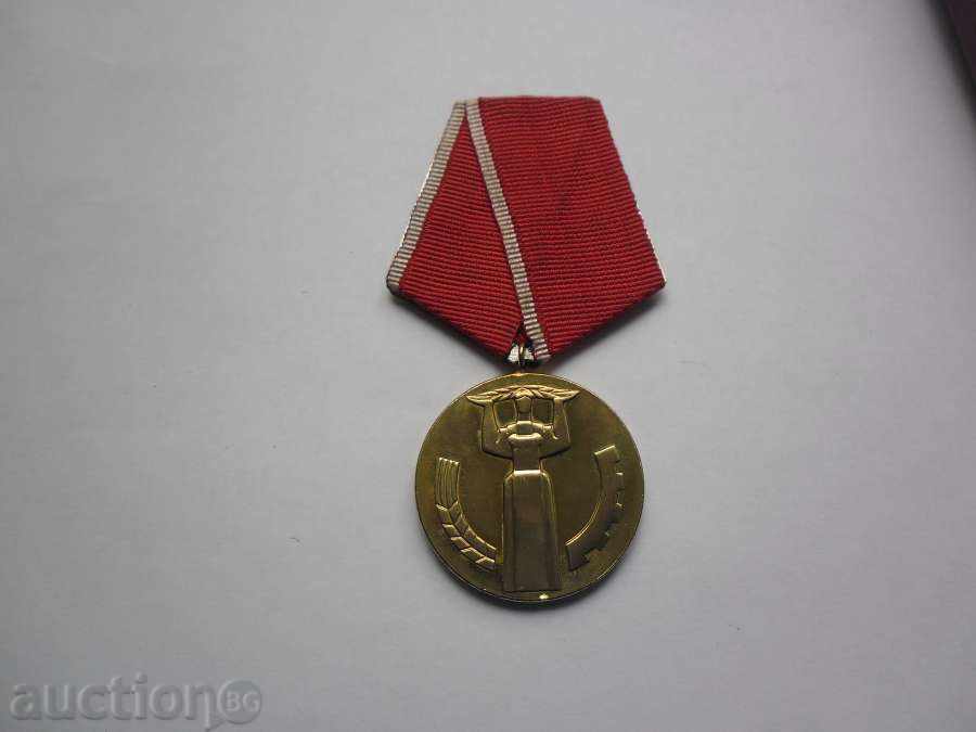 Auction 25 YEARS OF PEOPLE WITH BOX AND DOCUMENT !!! - 1969 Auction 25 YEARS OF PEOPLE WITH BOX AND DOCUMENT !!! - 1969