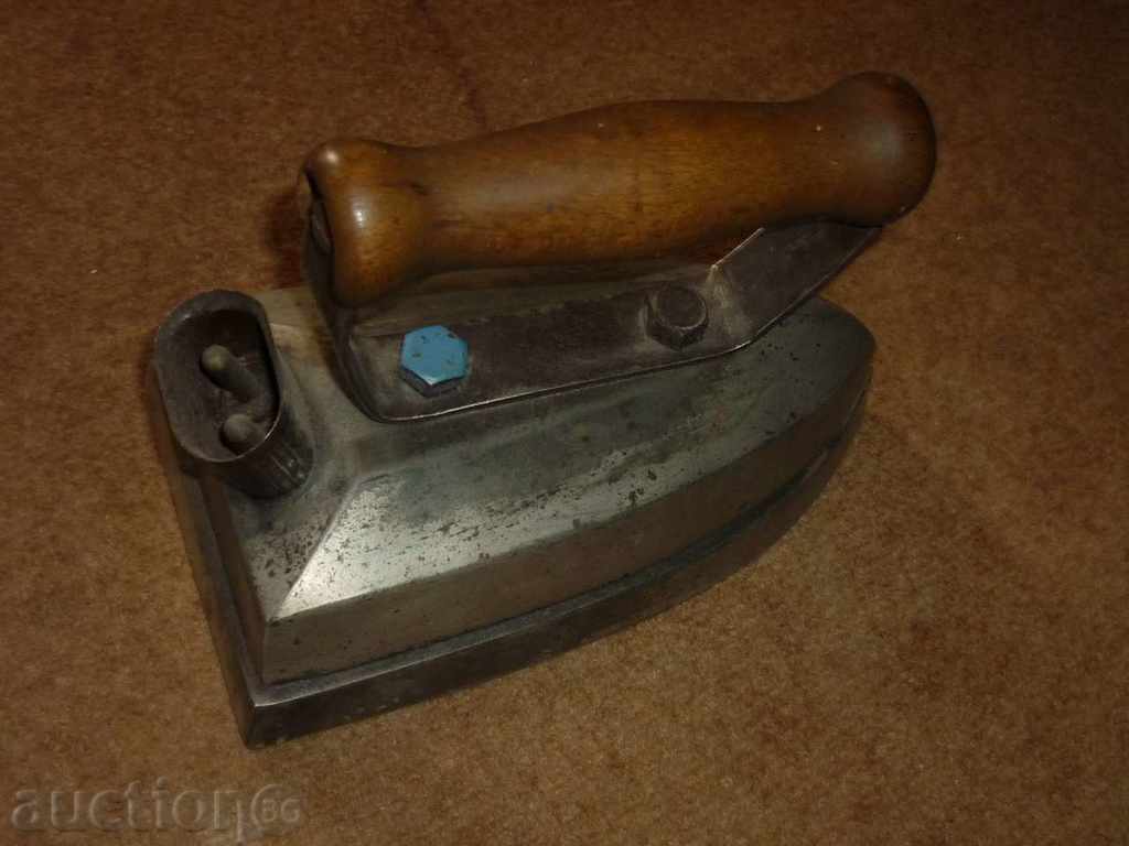 Auction  Socialist electric iron