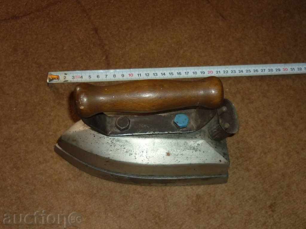 Delivery of Socialist electric iron