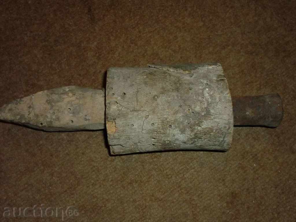 Removable anvil for hair peeling Removable anvil for hair peeling