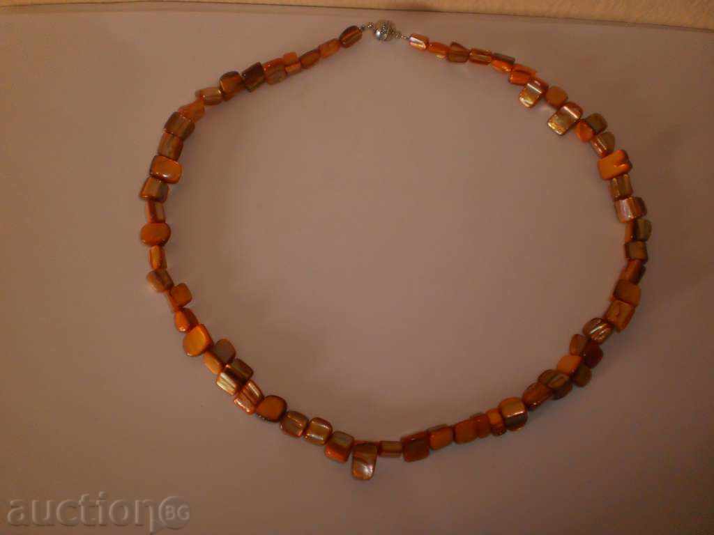 Geradan from mother of pearl in brown with price 25.00 BGN | € 12.78 Geradan from mother of pearl in brown with price 25.00 BGN | € 12.78