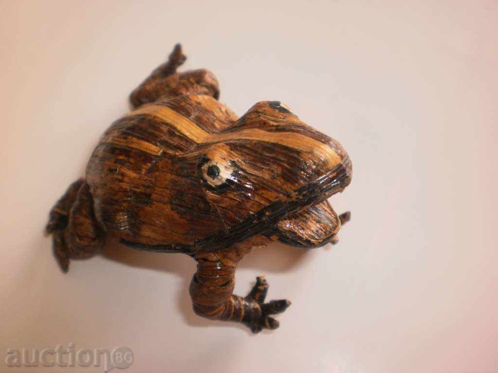 Auction Frog-figure from a banana leaf Auction Frog-figure from a banana leaf