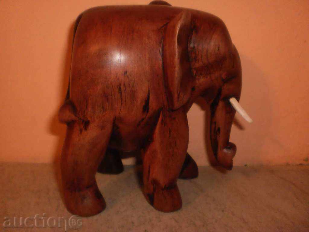 Elefant - o figură regală a abanosului regal