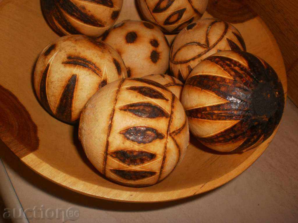 Auction  Decorative monkey balls