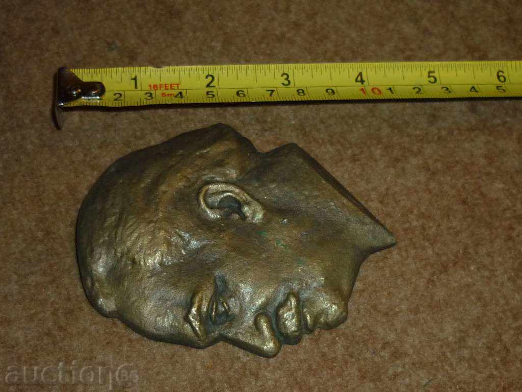 Delivery of Lot of 2 bronze bas-reliefs by Georgi Dimitrov Delivery of Lot of 2 bronze bas-reliefs by Georgi Dimitrov