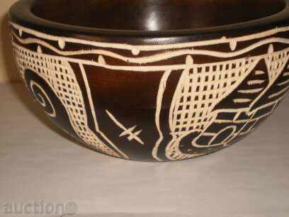 Доставка на Триножник с декоративна купа- Западна Африка Доставка на Триножник с декоративна купа- Западна Африка