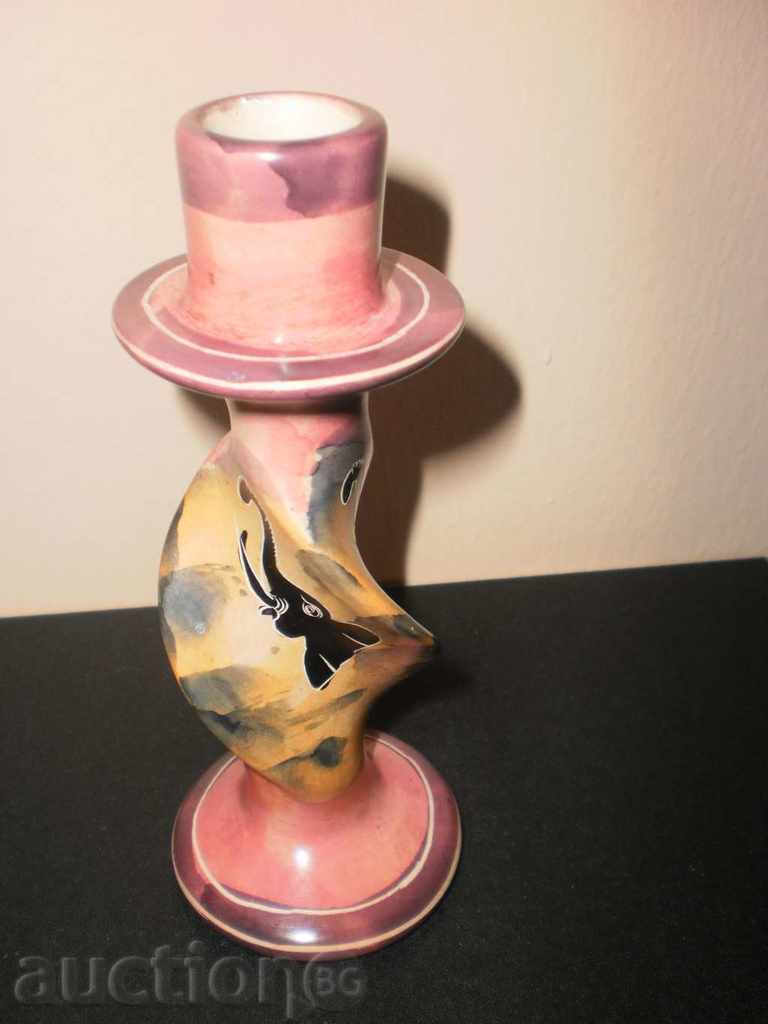 Frumos sfeșnic din piatră de săpun în roz cu preț 55.00 BGN | € 28.12 Frumos sfeșnic din piatră de săpun în roz cu preț 55.00 BGN | € 28.12