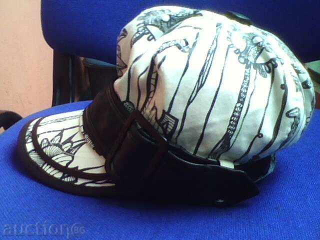 DIESEL pillbox με τιμή 14.00 BGN | € 7.16 DIESEL pillbox με τιμή 14.00 BGN | € 7.16