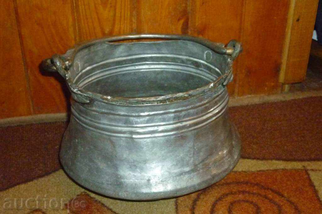 Livrarea Antique Cană arămiu