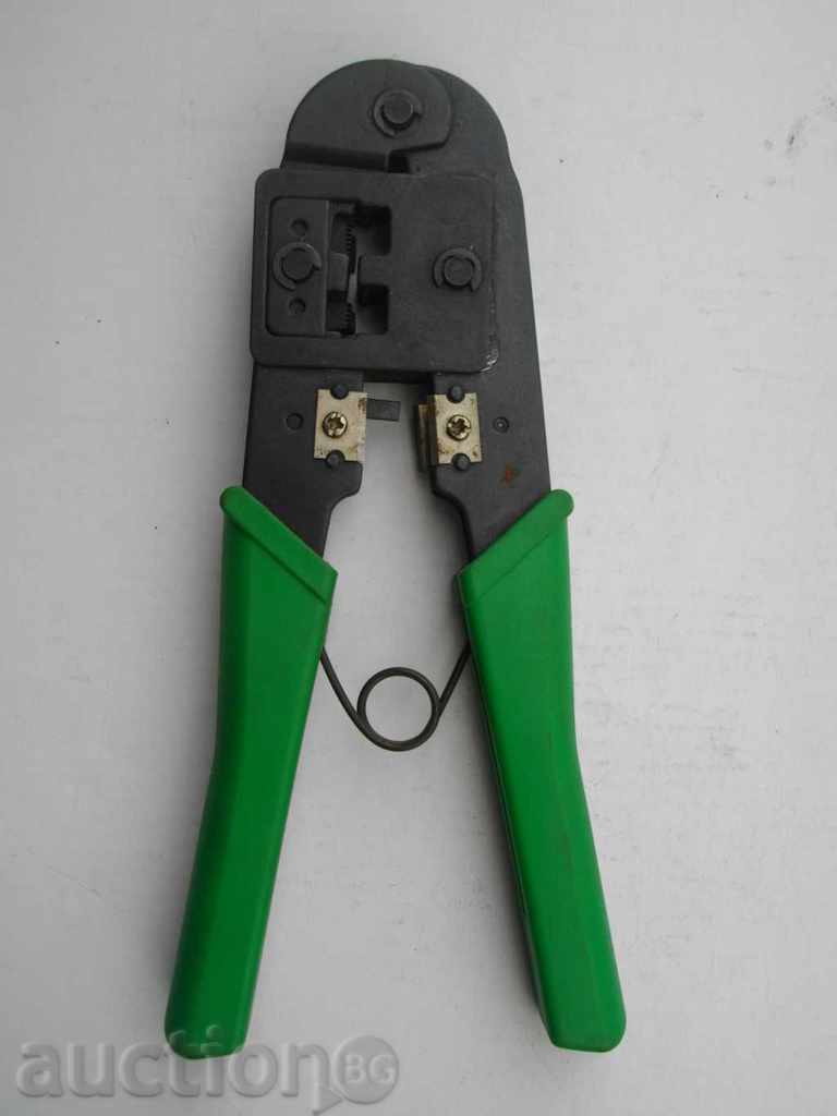 Pliers special with price 8.00 BGN | € 4.09