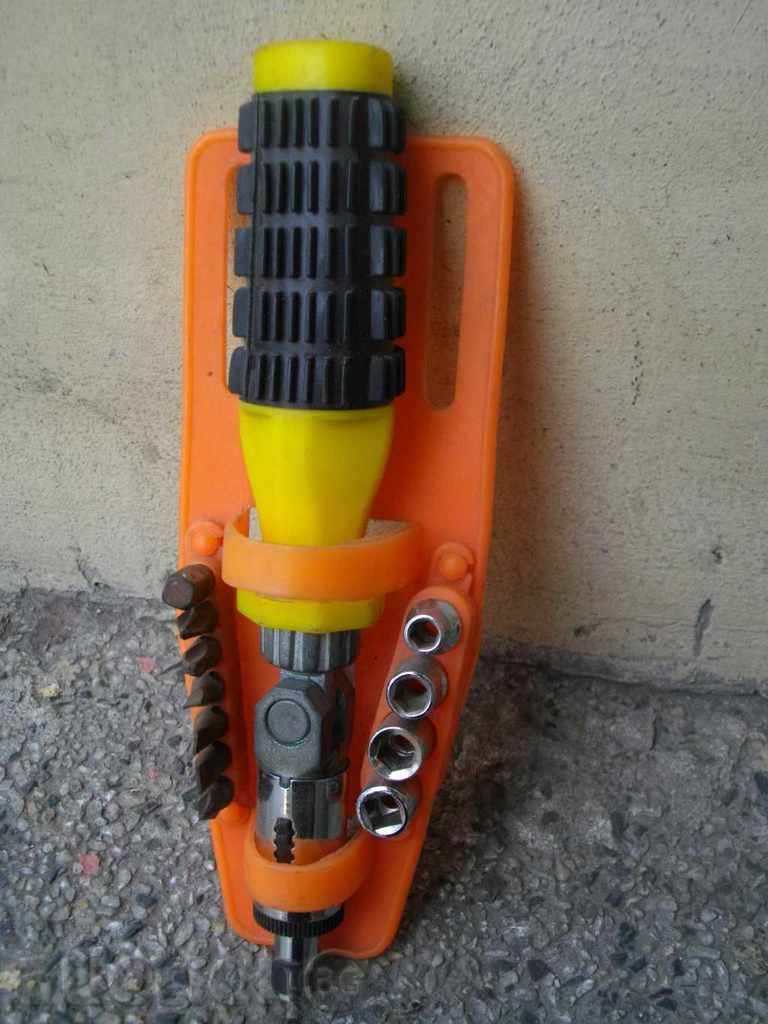 Screwdriver with orange tip tips with price 7.00 BGN | € 3.58 Screwdriver with orange tip tips with price 7.00 BGN | € 3.58