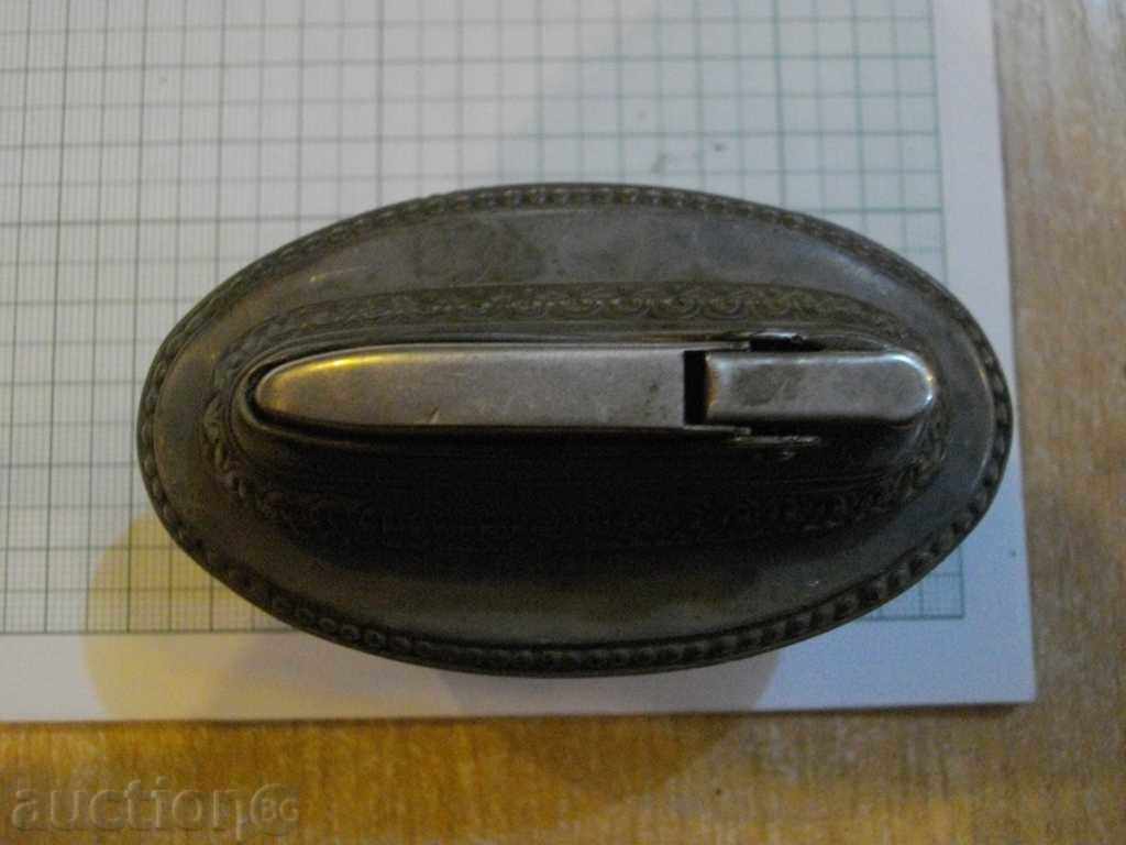 Delivery of Lighter '' RONSON '' Gasoline Silver / 323.5 g / - 1 Delivery of Lighter '' RONSON '' Gasoline Silver / 323.5 g / - 1