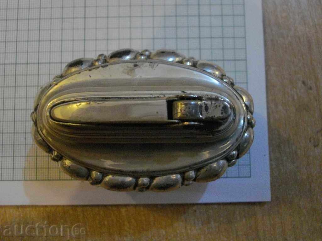 Delivery of Lighter '' RONSON '' Gasoline Silver / 267.4 g / - 2 Delivery of Lighter '' RONSON '' Gasoline Silver / 267.4 g / - 2