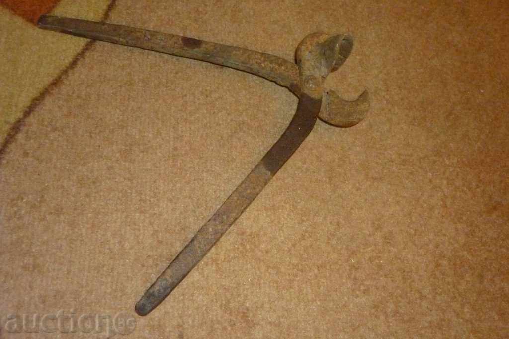 Delivery of Anchor Profiled Pliers