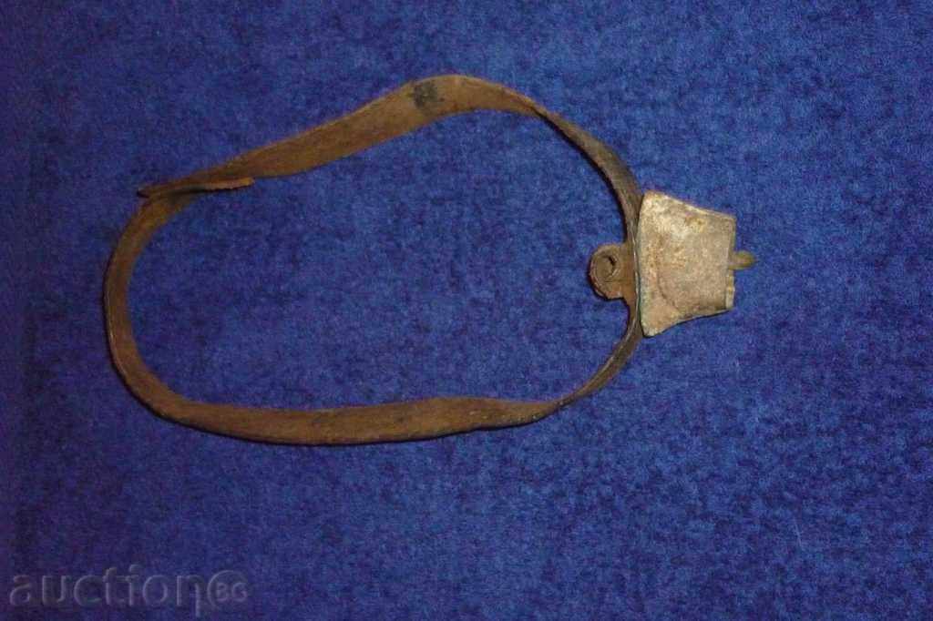 Старинна метална хлопка за агънце, шиле или порче