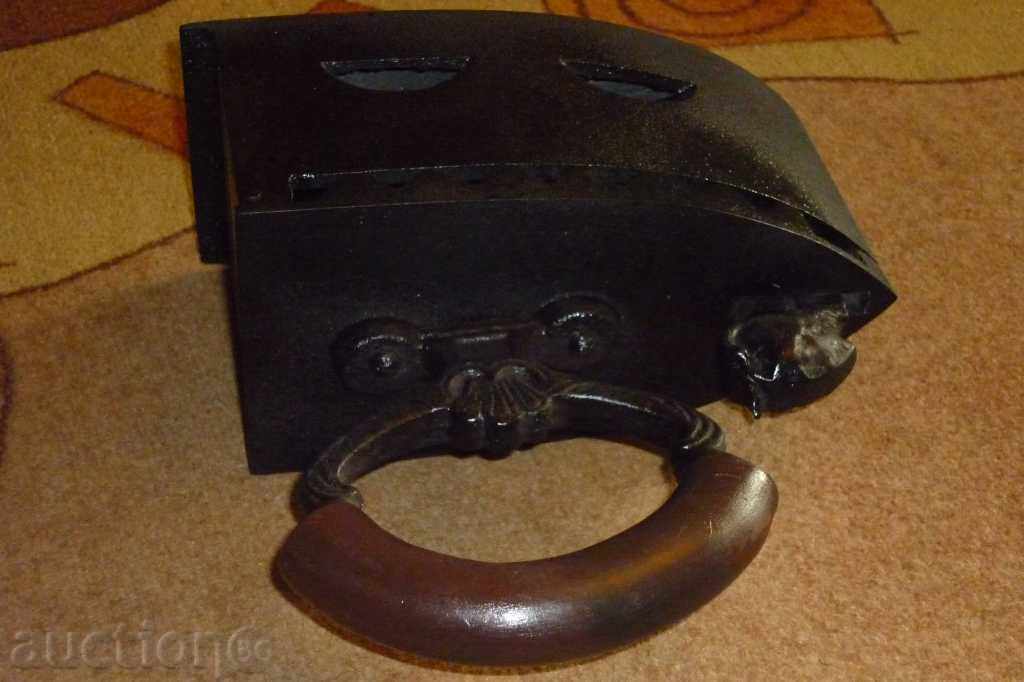 Αντίκες σιδήρου στην πυρκαγιά με τιμή 69.00 BGN | € 35.28 Αντίκες σιδήρου στην πυρκαγιά με τιμή 69.00 BGN | € 35.28