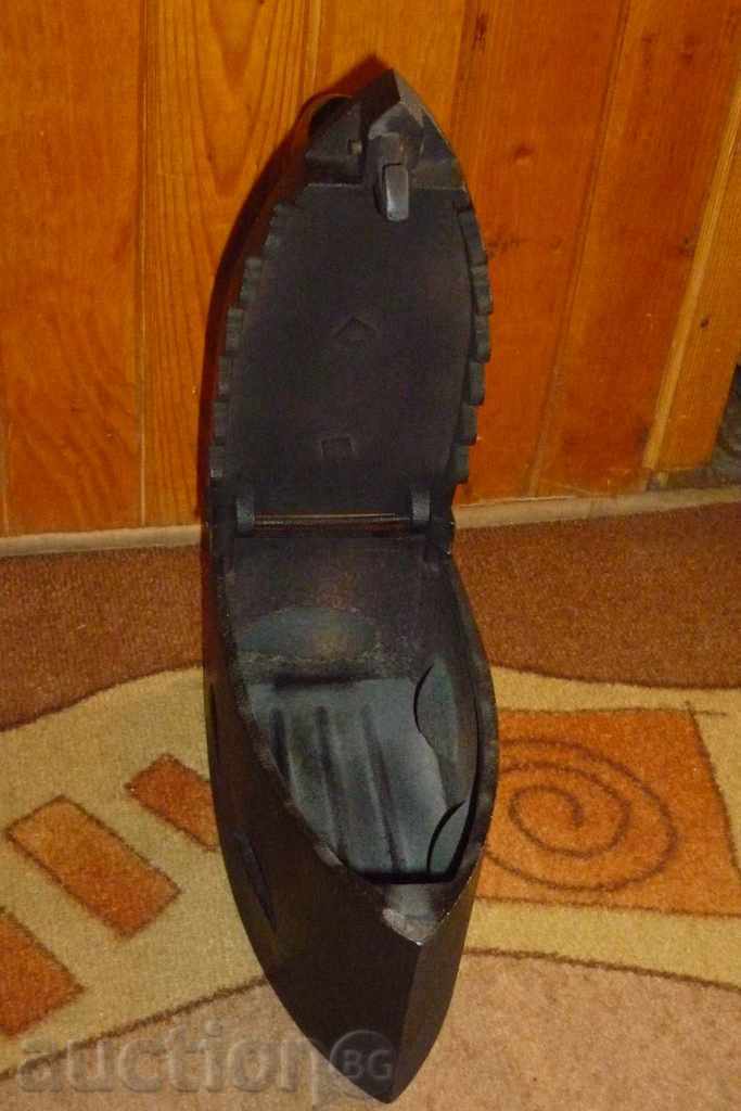 Δημοπρασία Αντίκες σιδήρου στην πυρκαγιά Δημοπρασία Αντίκες σιδήρου στην πυρκαγιά