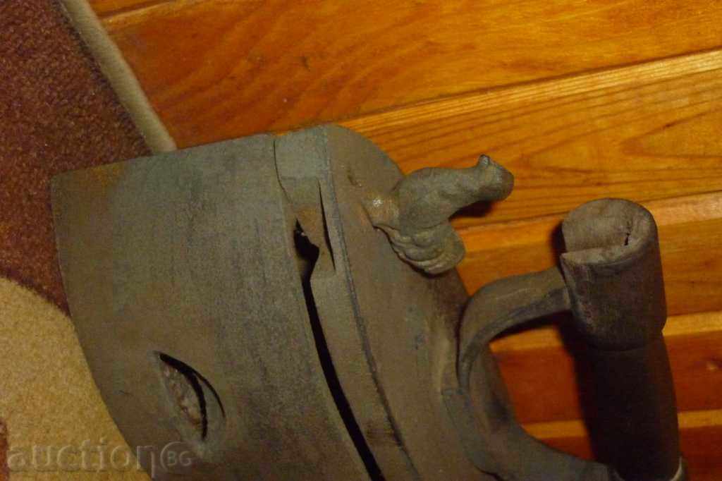 Antique iron 19th century with price 64.00 BGN | € 32.72 Antique iron 19th century with price 64.00 BGN | € 32.72
