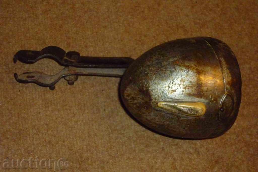 Старинен фар за велосипед, мотоциклет, мотопед с цена 43.00 лв. | € 21.99