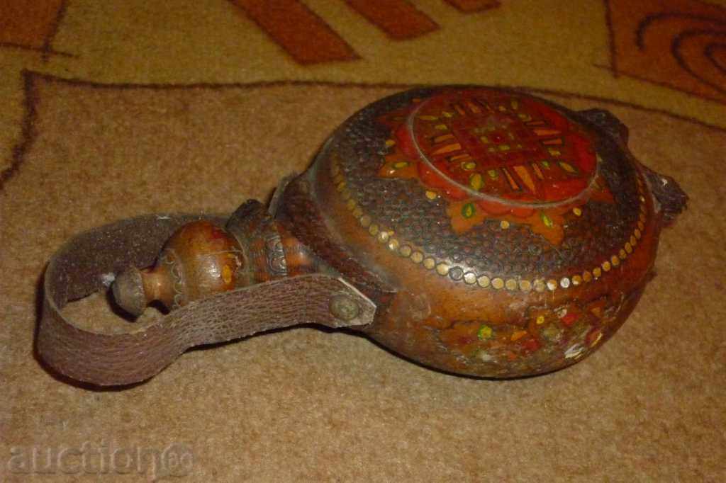 Auction  An old pyrographic vase, a bucket, a pour