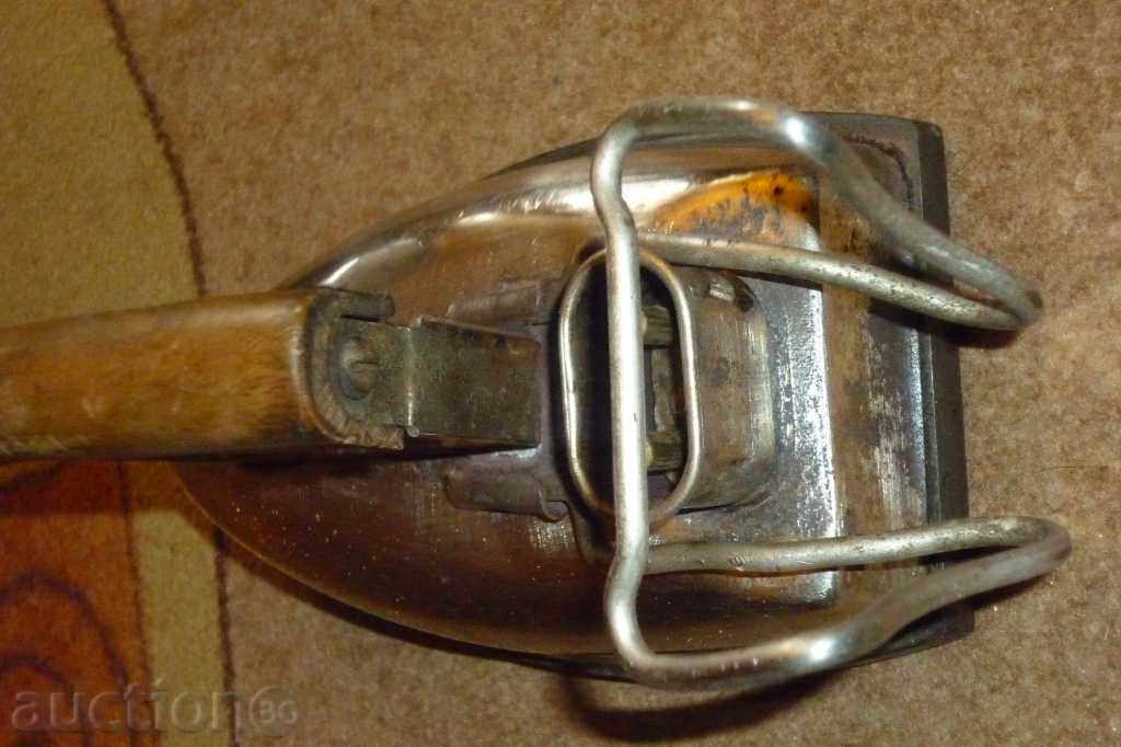 Delivery of Ancient German electric iron - Wehrmacht Delivery of Ancient German electric iron - Wehrmacht