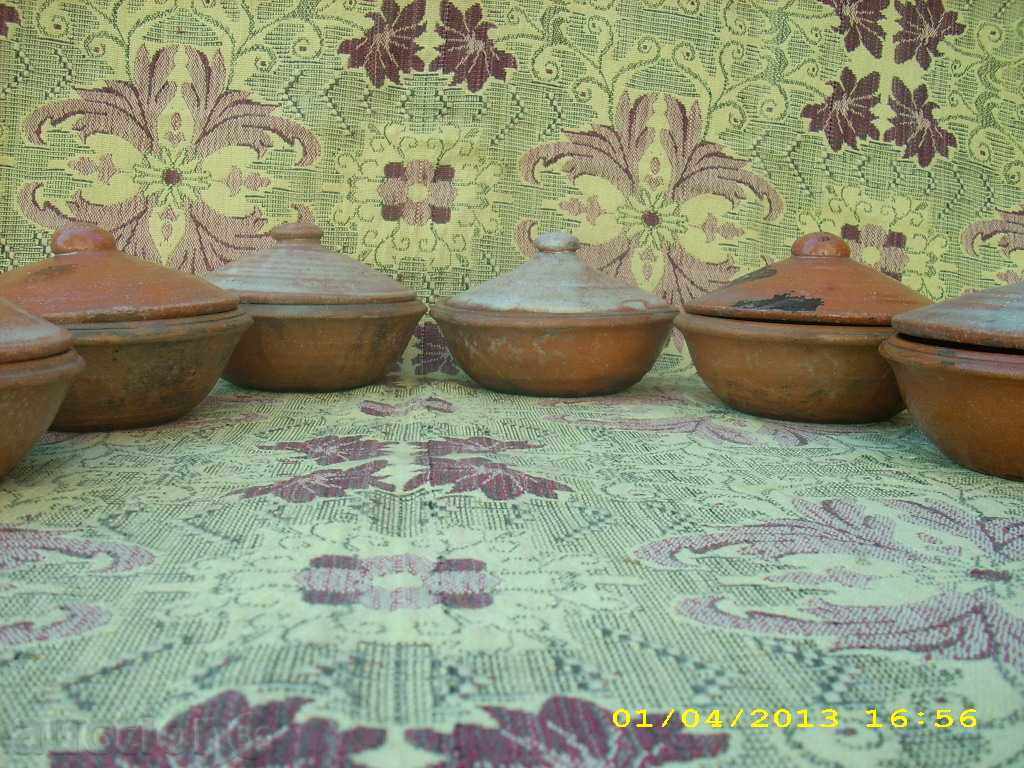 Auction  lot of 6 old pots