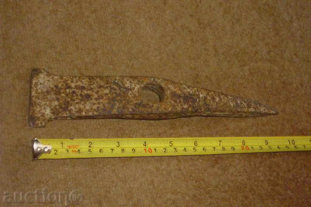 Auction  Ancient stone tool, hammer, kink, chisel, lump