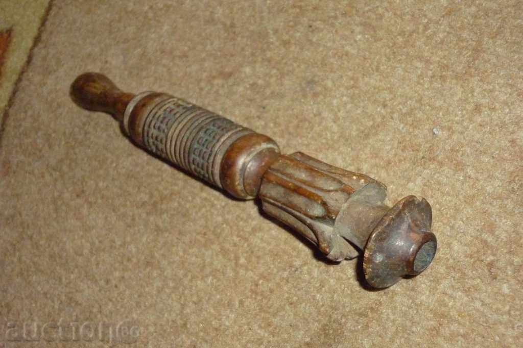 Auction  Ancient Revival, a cigarette, a pipe, a cigarette, a fascia